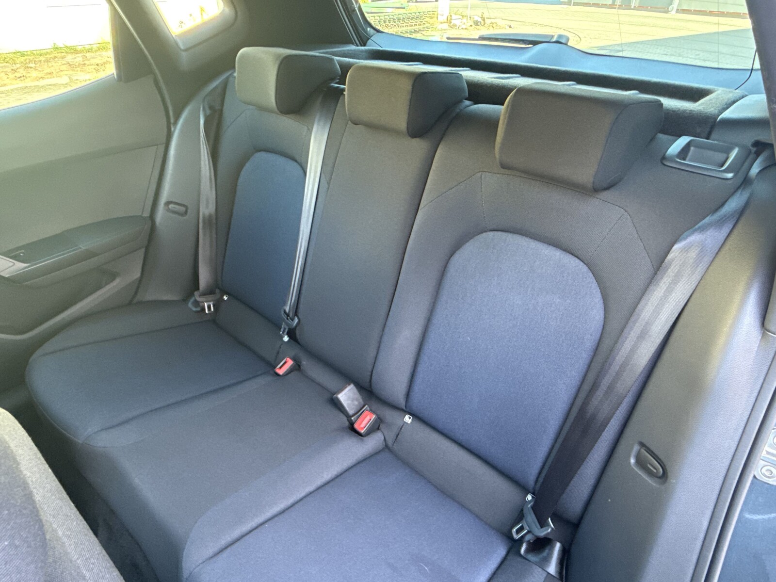 Seat Arona - zdjęcie 16
