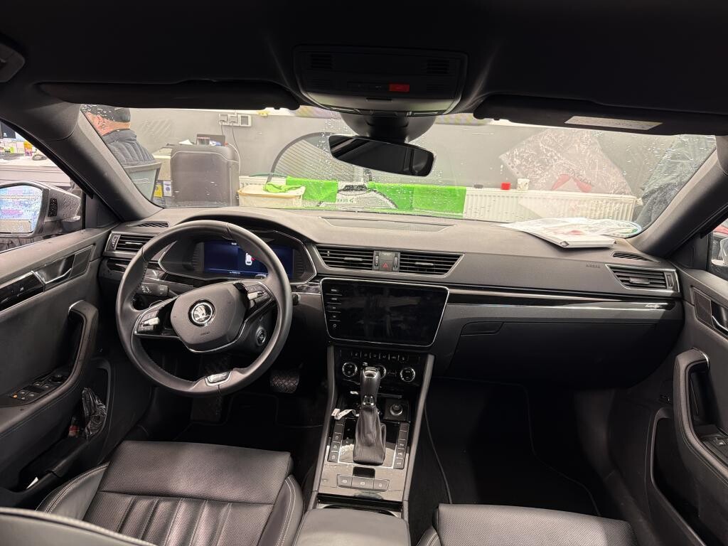 Škoda Superb - zdjęcie 4