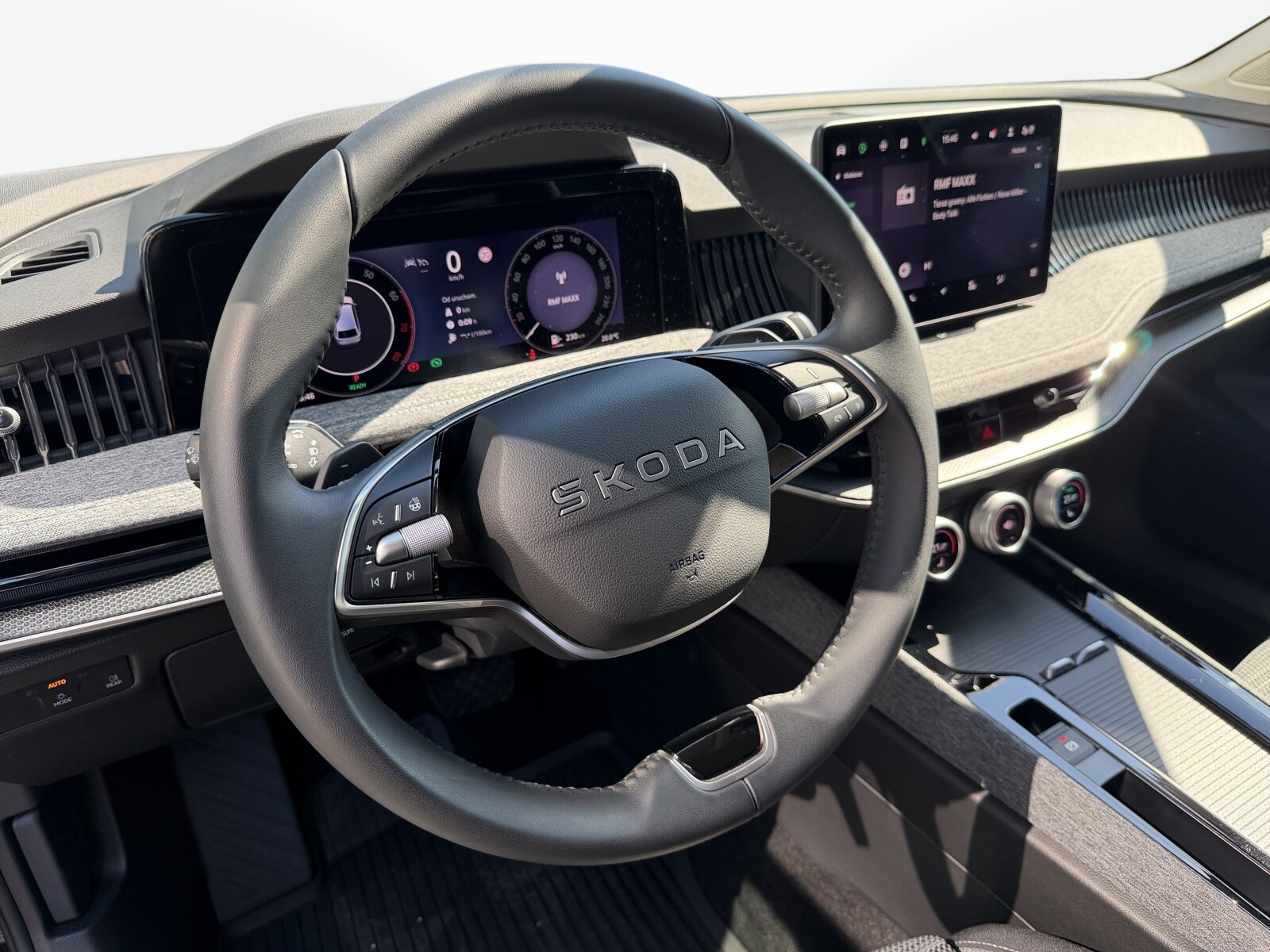 Škoda Superb Combi - zdjęcie 11