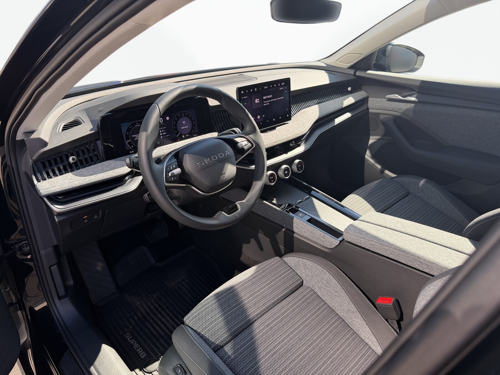 Škoda Superb Combi - zdjęcie 10