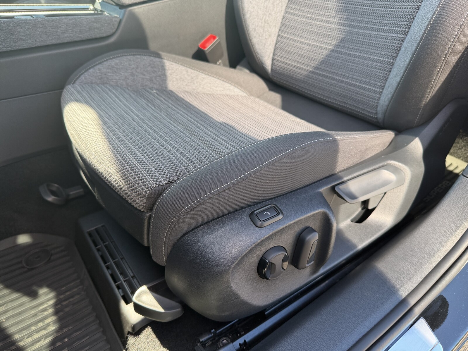 Škoda Superb Combi - zdjęcie 13