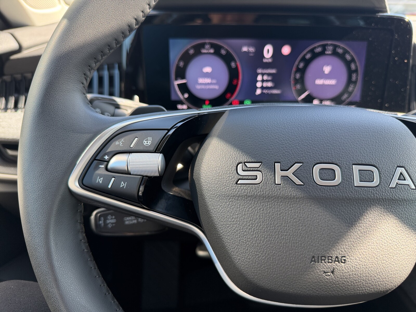 Škoda Superb Combi - zdjęcie 17