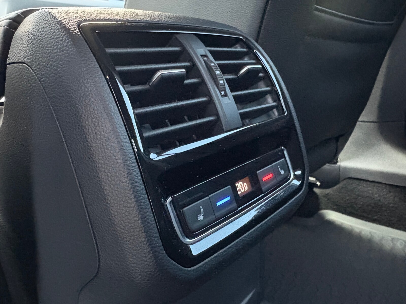 Volkswagen Arteon - zdjęcie 14