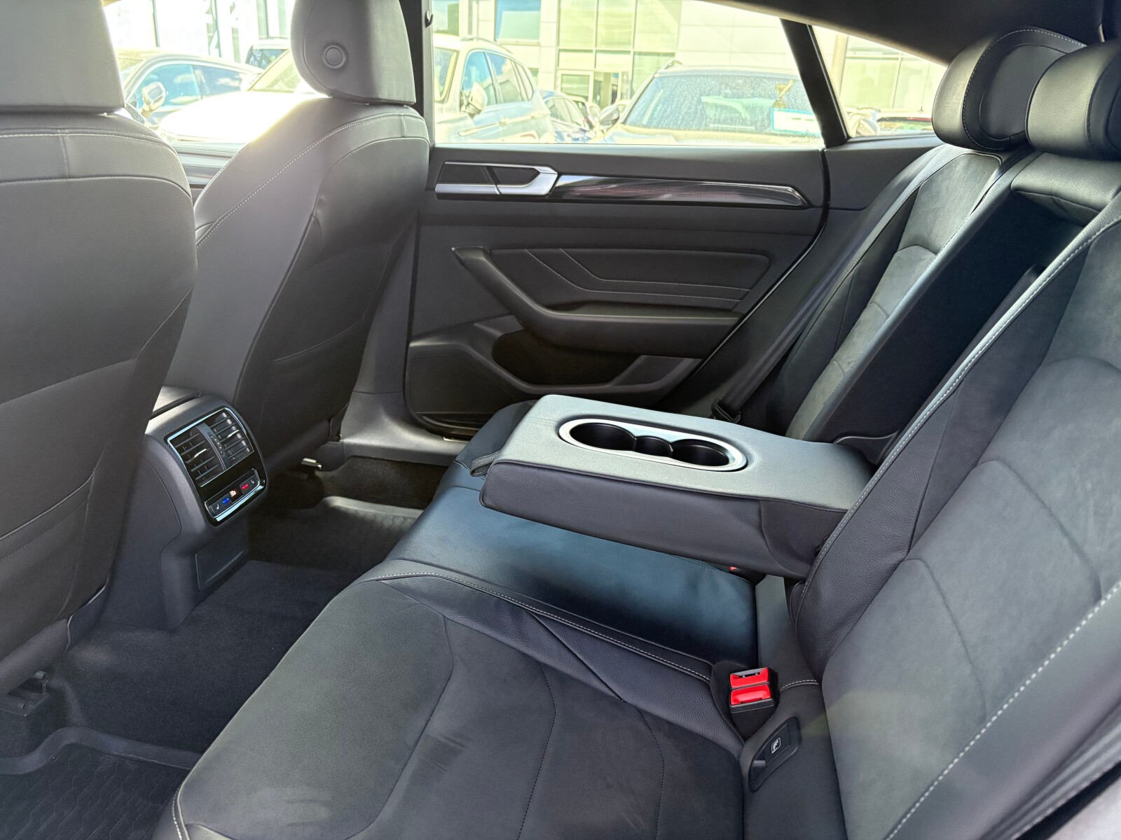 Volkswagen Arteon - zdjęcie 15