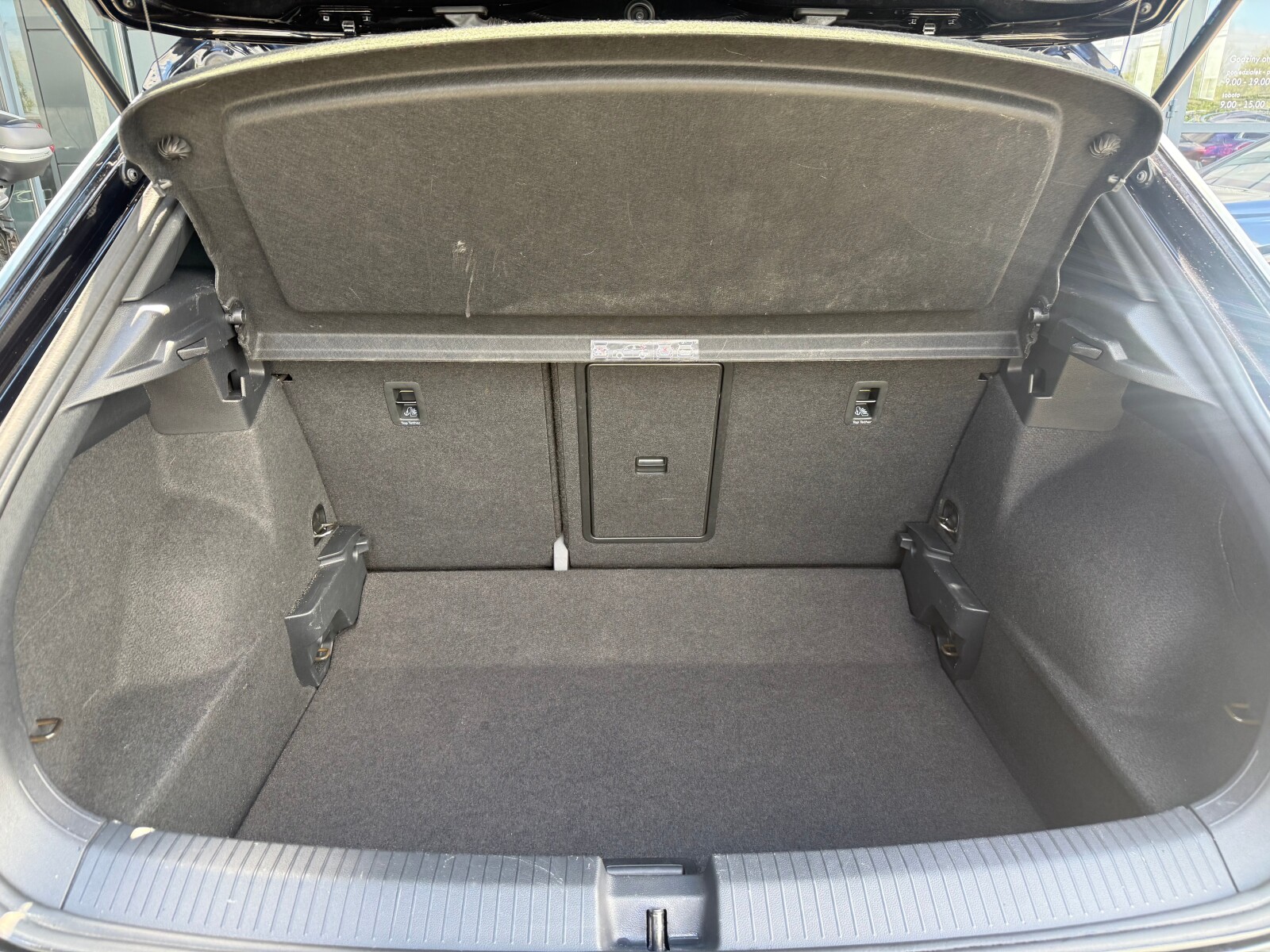 Volkswagen T-Roc - zdjęcie 18