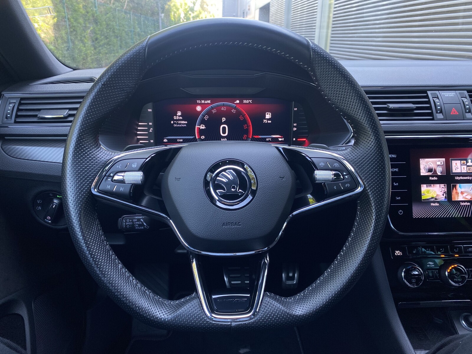 Škoda Superb Combi - zdjęcie 25
