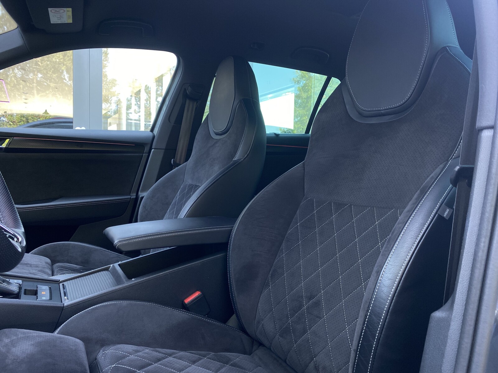 Škoda Superb Combi - zdjęcie 13