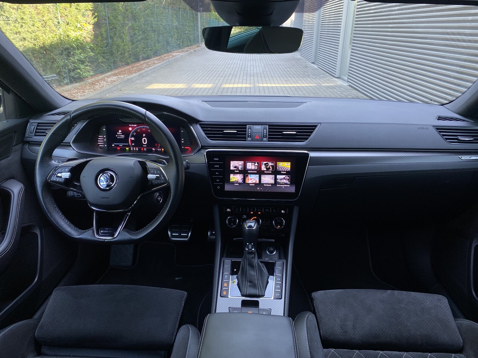 Škoda Superb Combi - zdjęcie 21