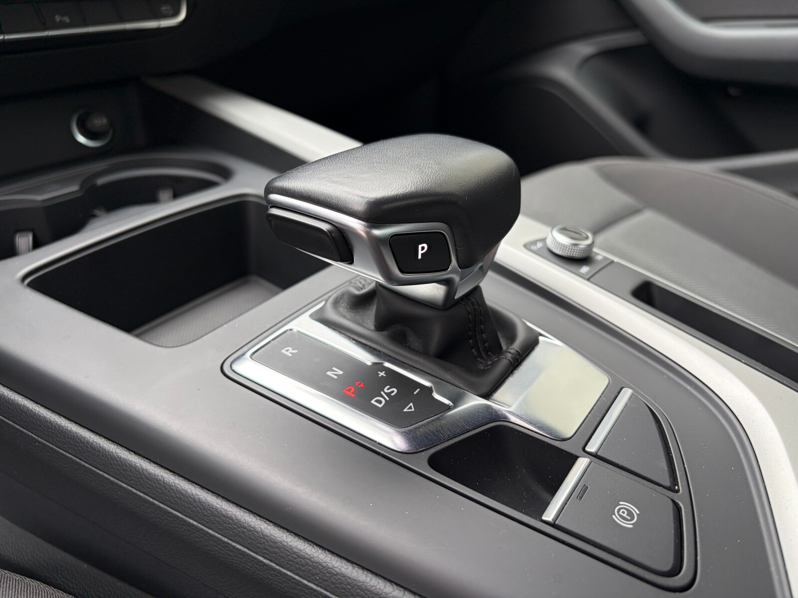 Audi A4 Limousine - zdjęcie 16