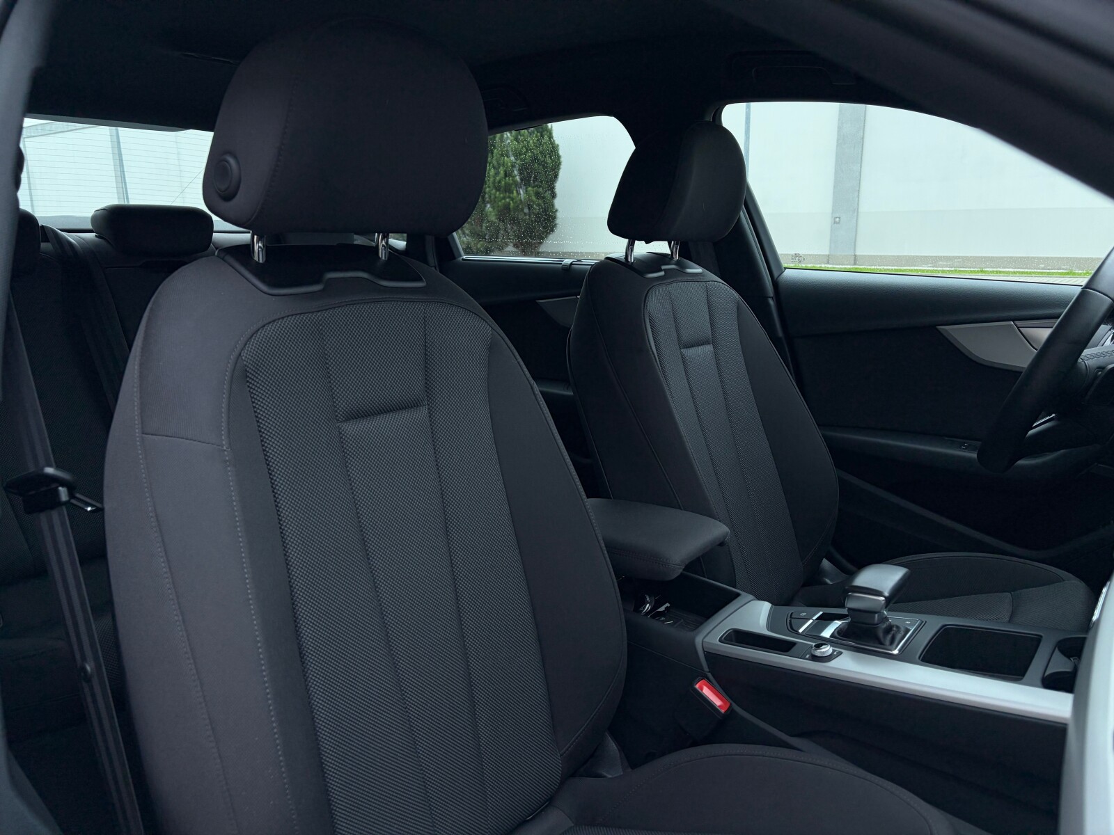 Audi A4 Limousine - zdjęcie 19