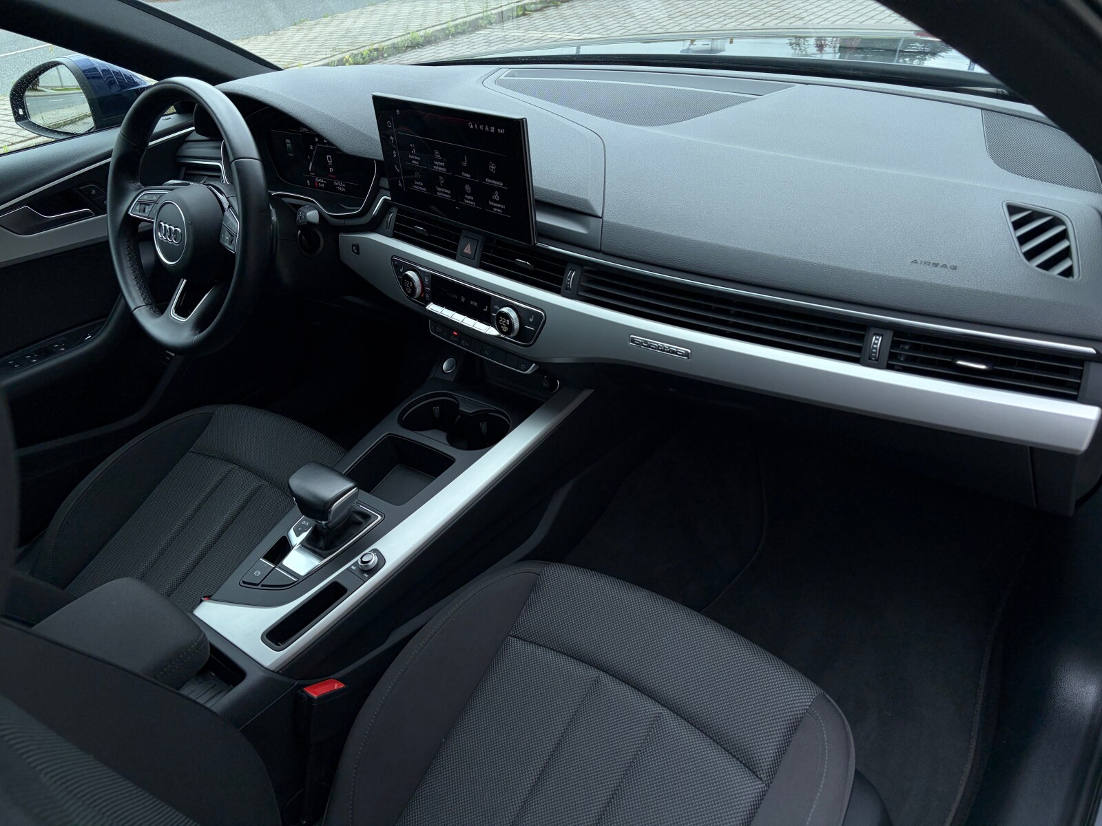 Audi A4 Limousine - zdjęcie 18