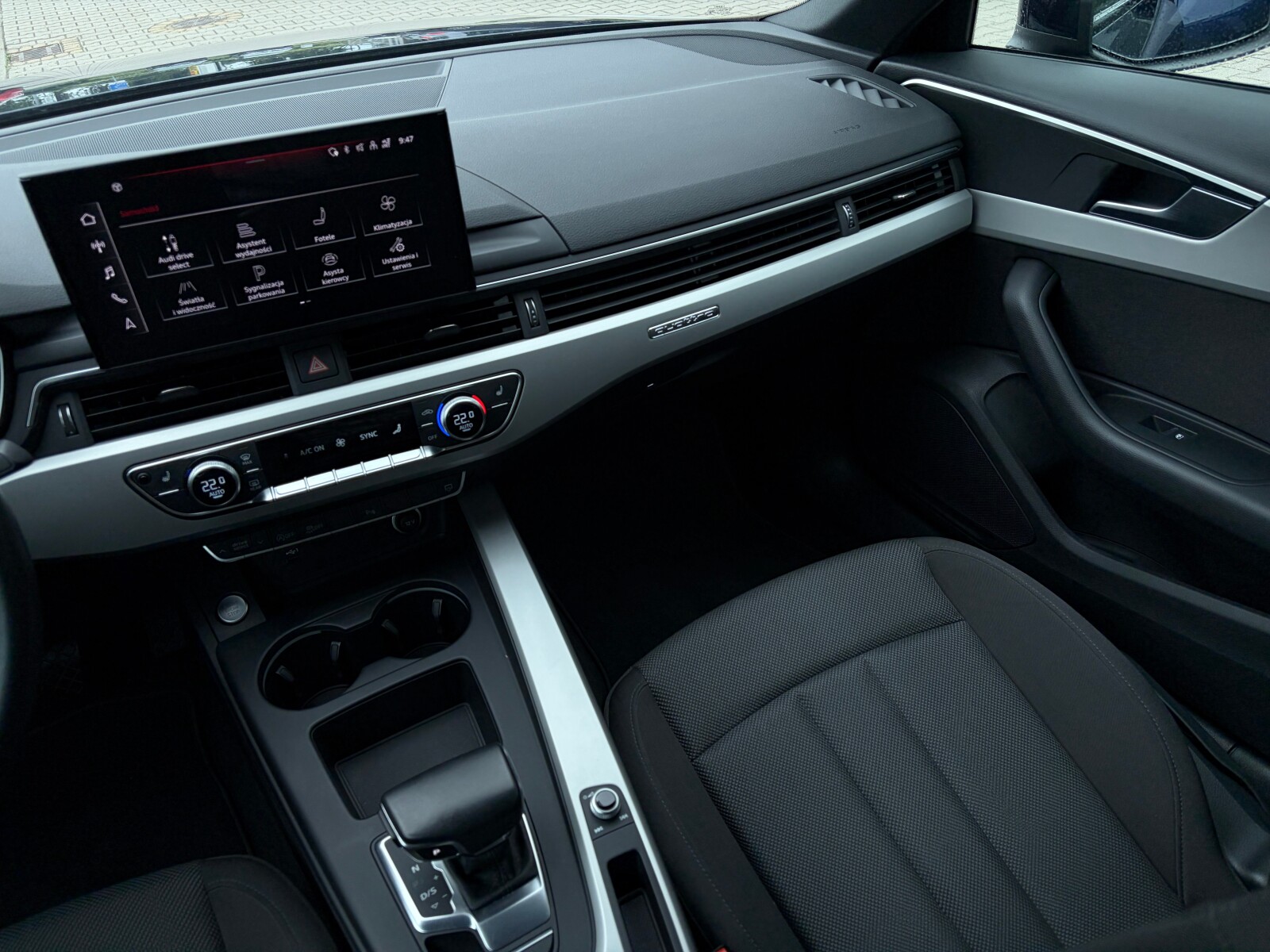 Audi A4 Limousine - zdjęcie 17