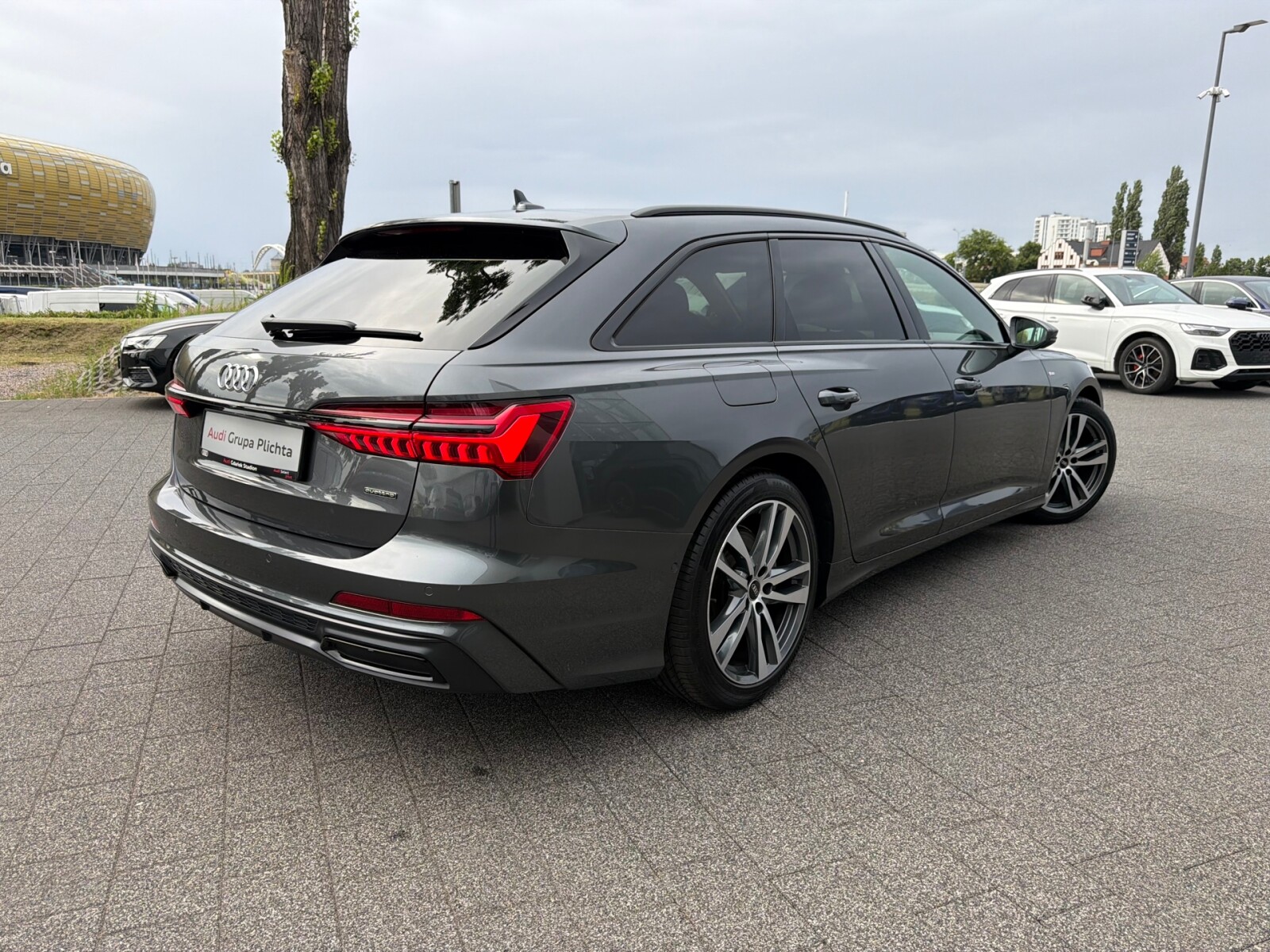 Audi A6 Avant - zdjęcie 10