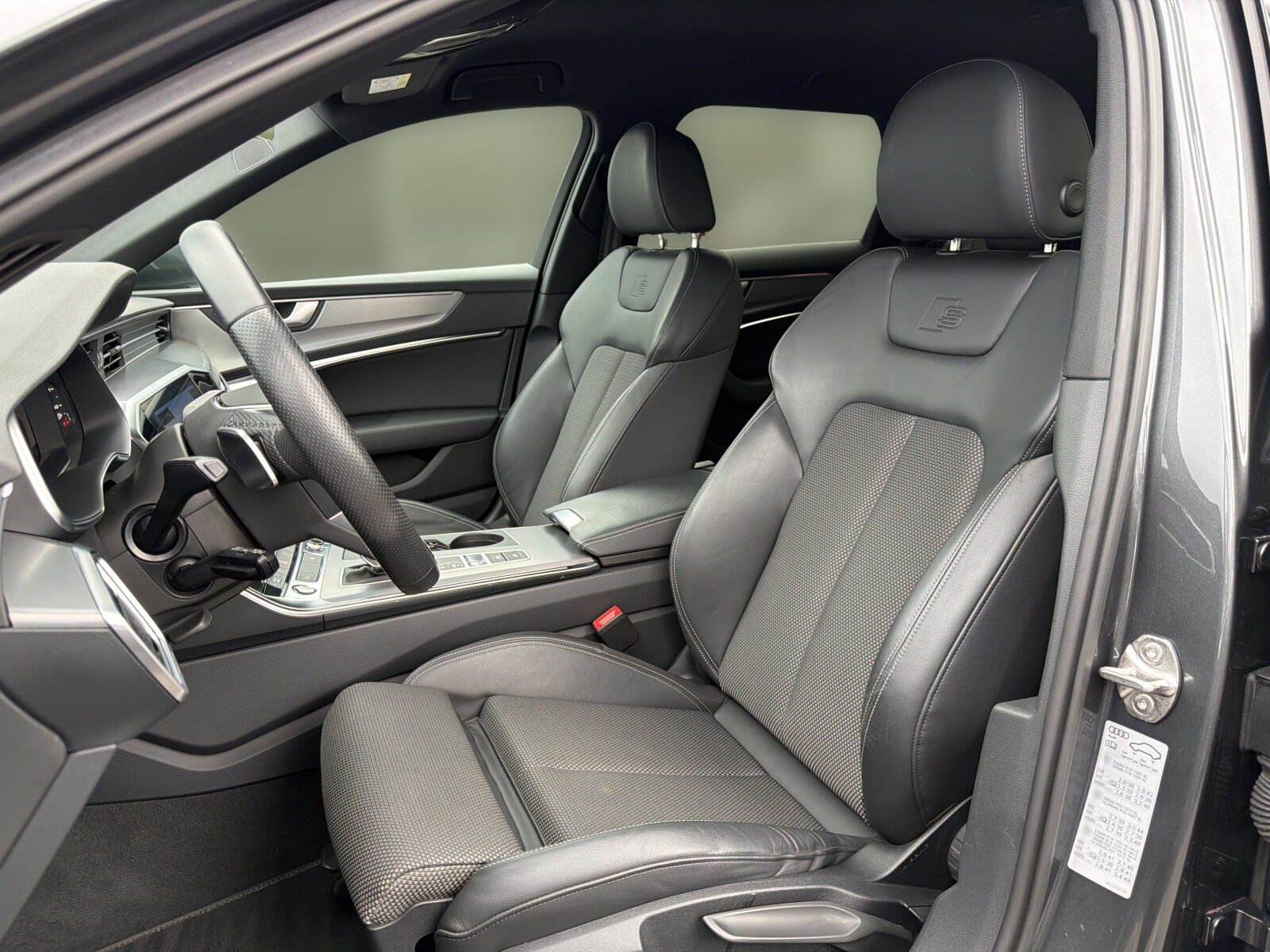 Audi A6 Avant - zdjęcie 13