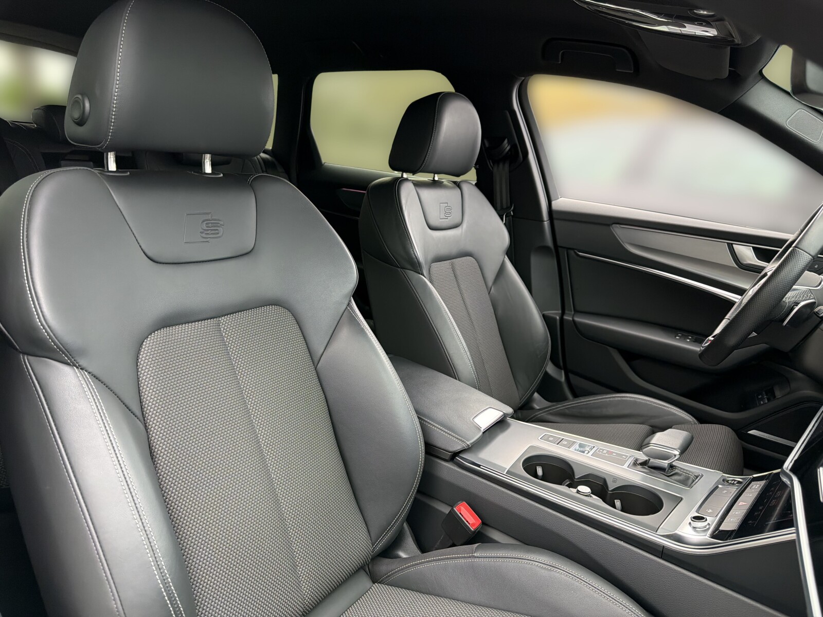 Audi A6 Avant - zdjęcie 18