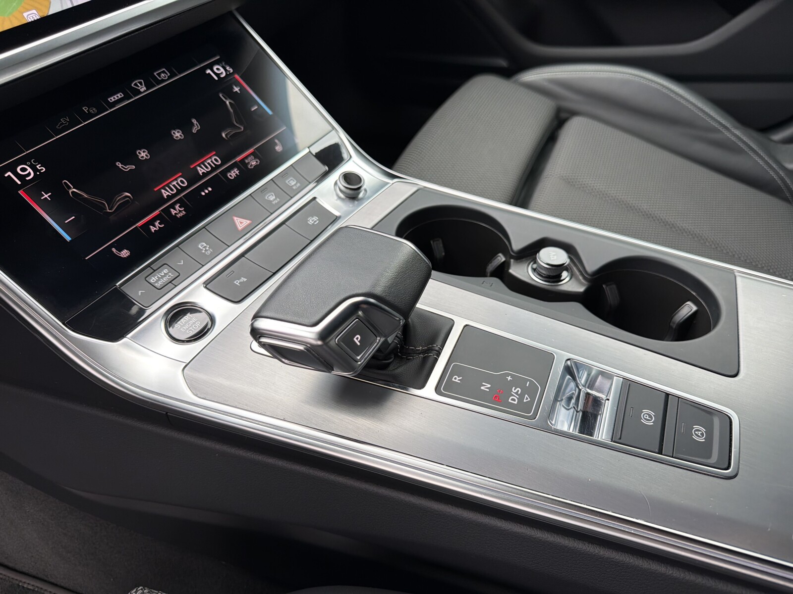 Audi A6 Avant - zdjęcie 26