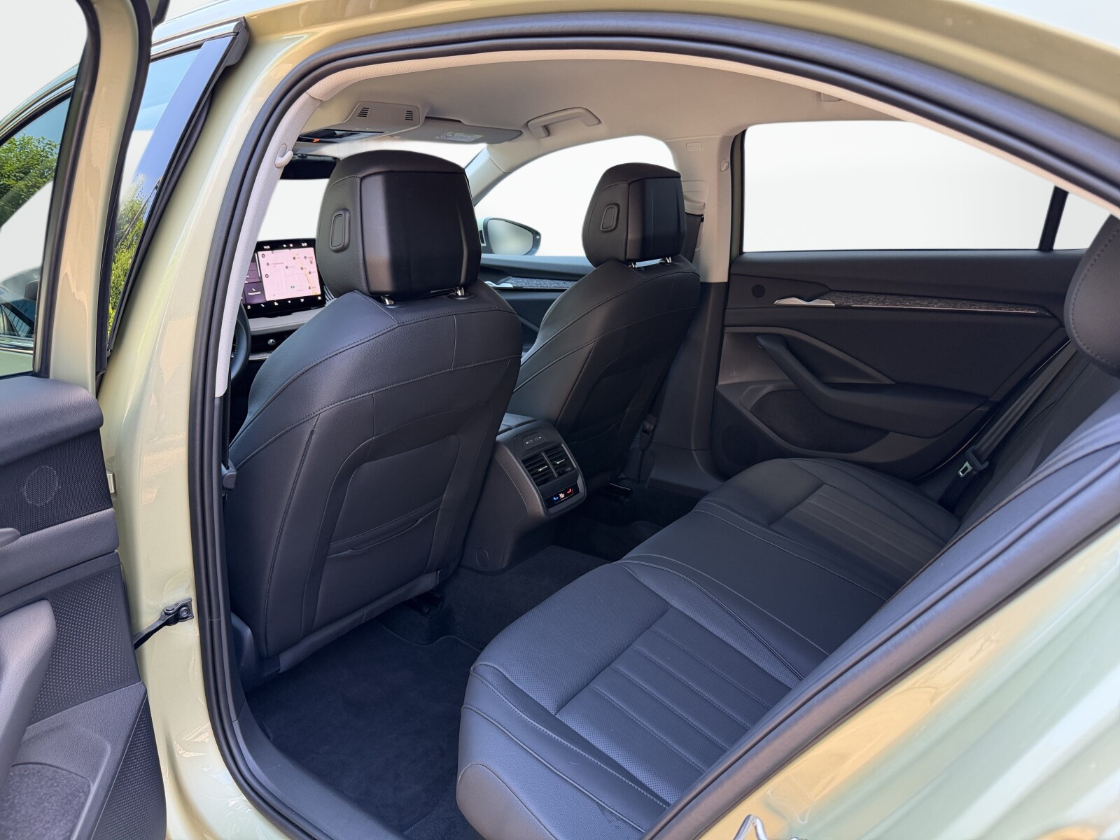 Škoda Superb - zdjęcie 37