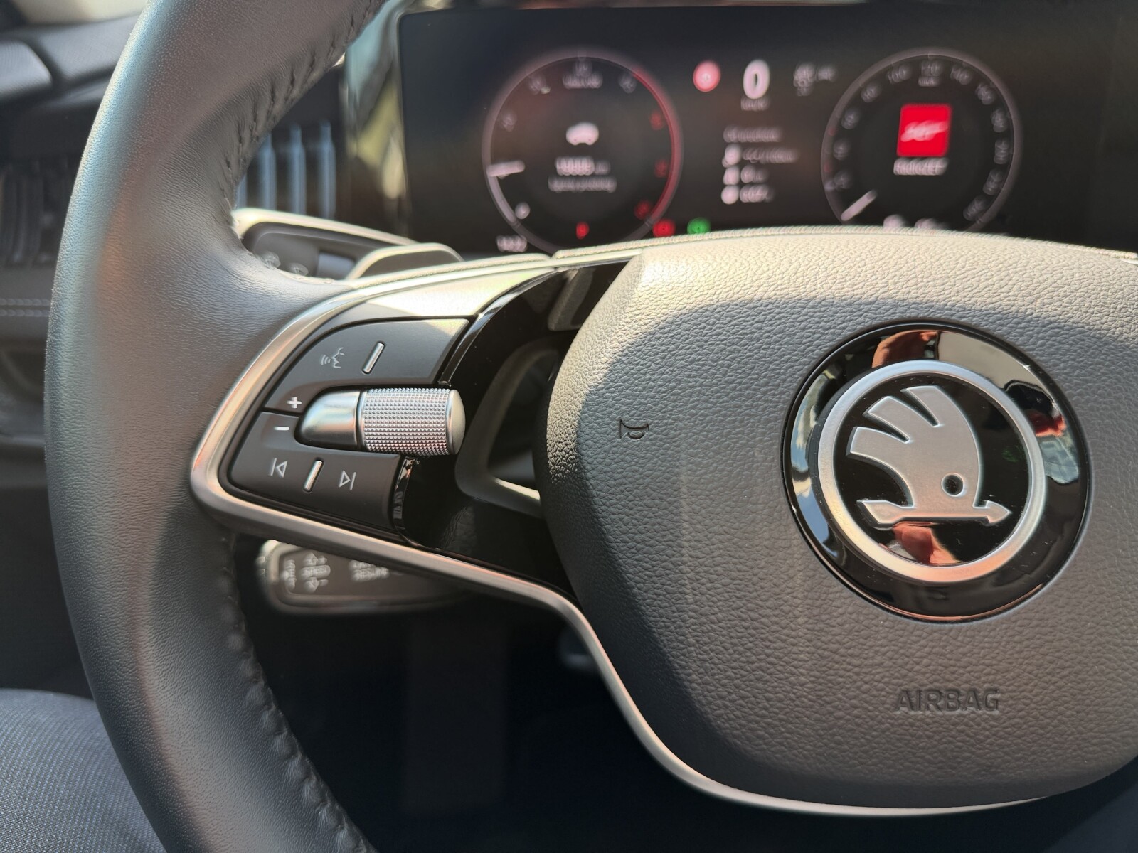 Škoda Superb - zdjęcie 17