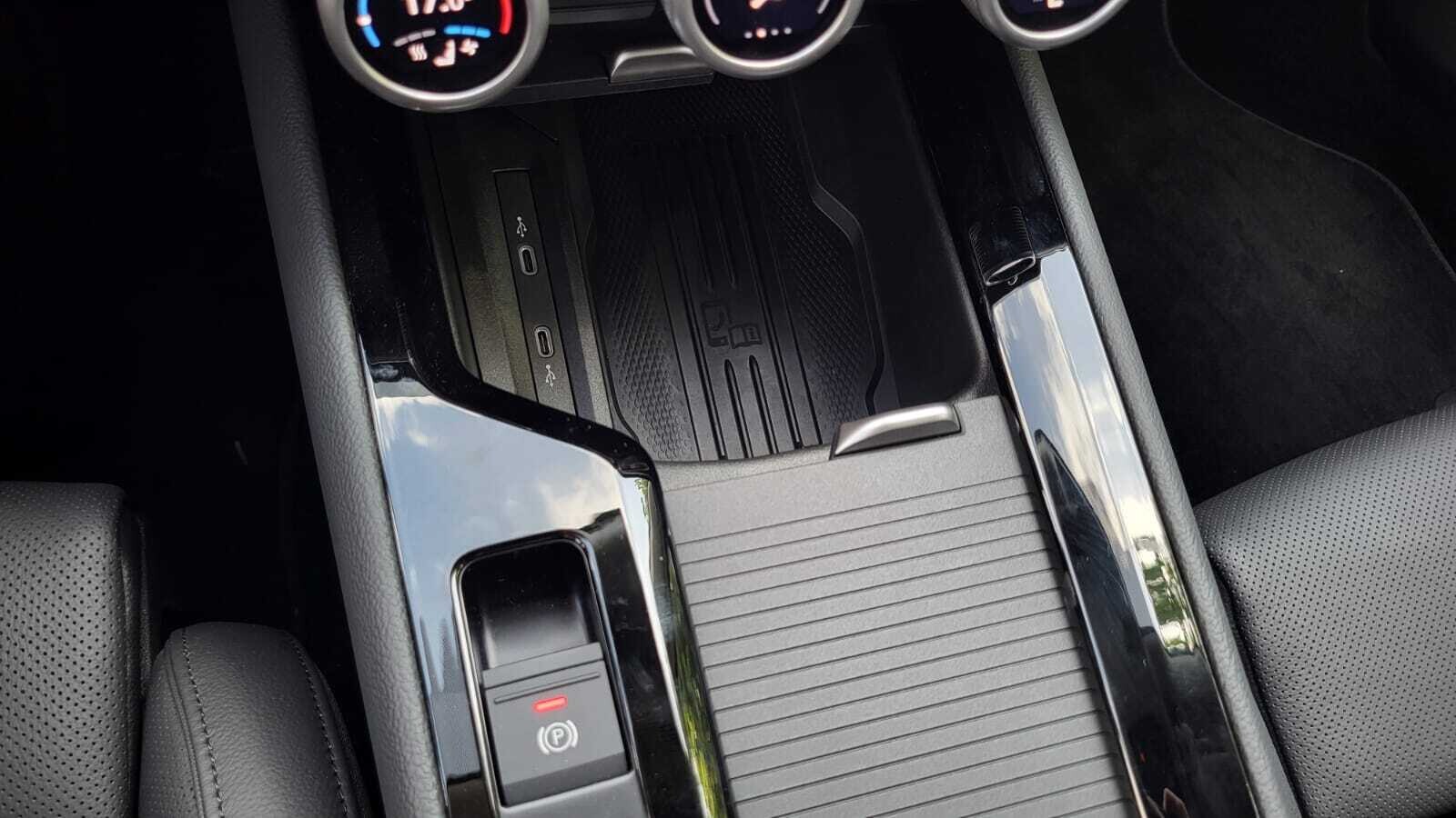 Škoda Superb Combi - zdjęcie 24