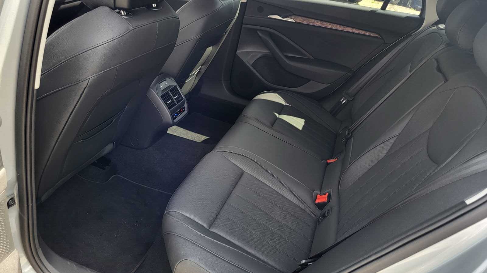Škoda Superb Combi - zdjęcie 12