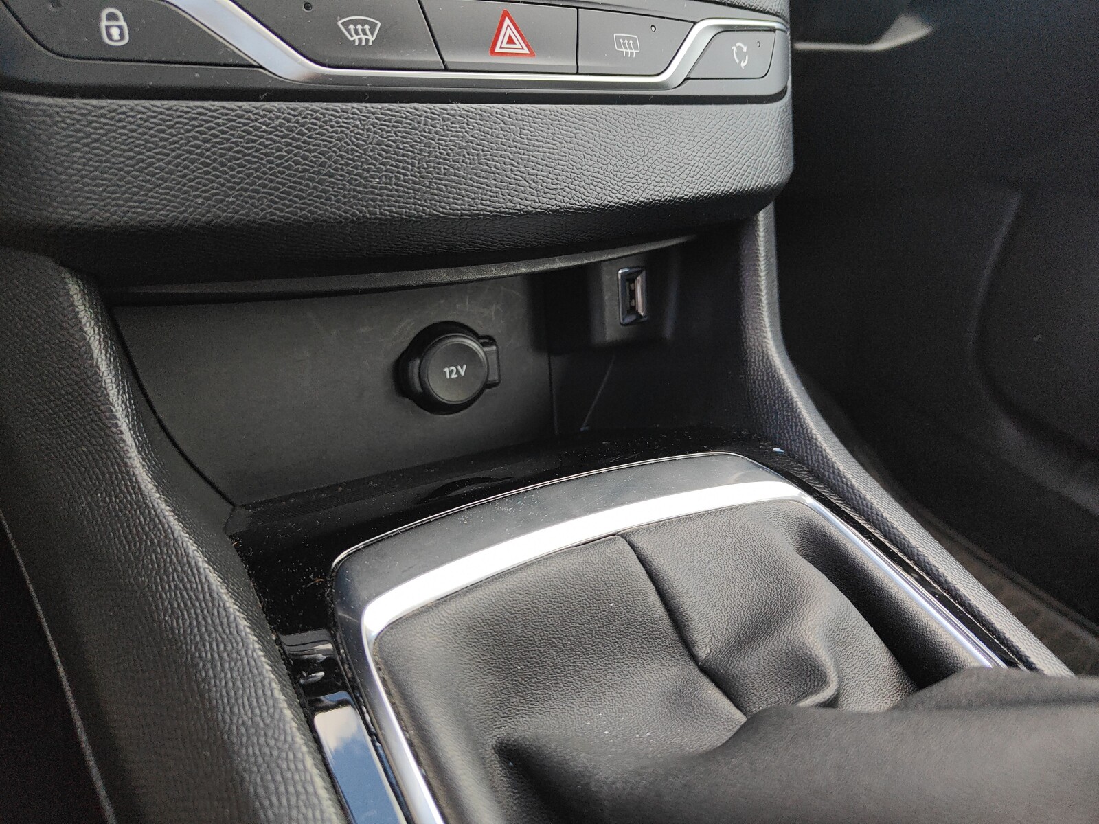 Peugeot 308 - zdjęcie 18