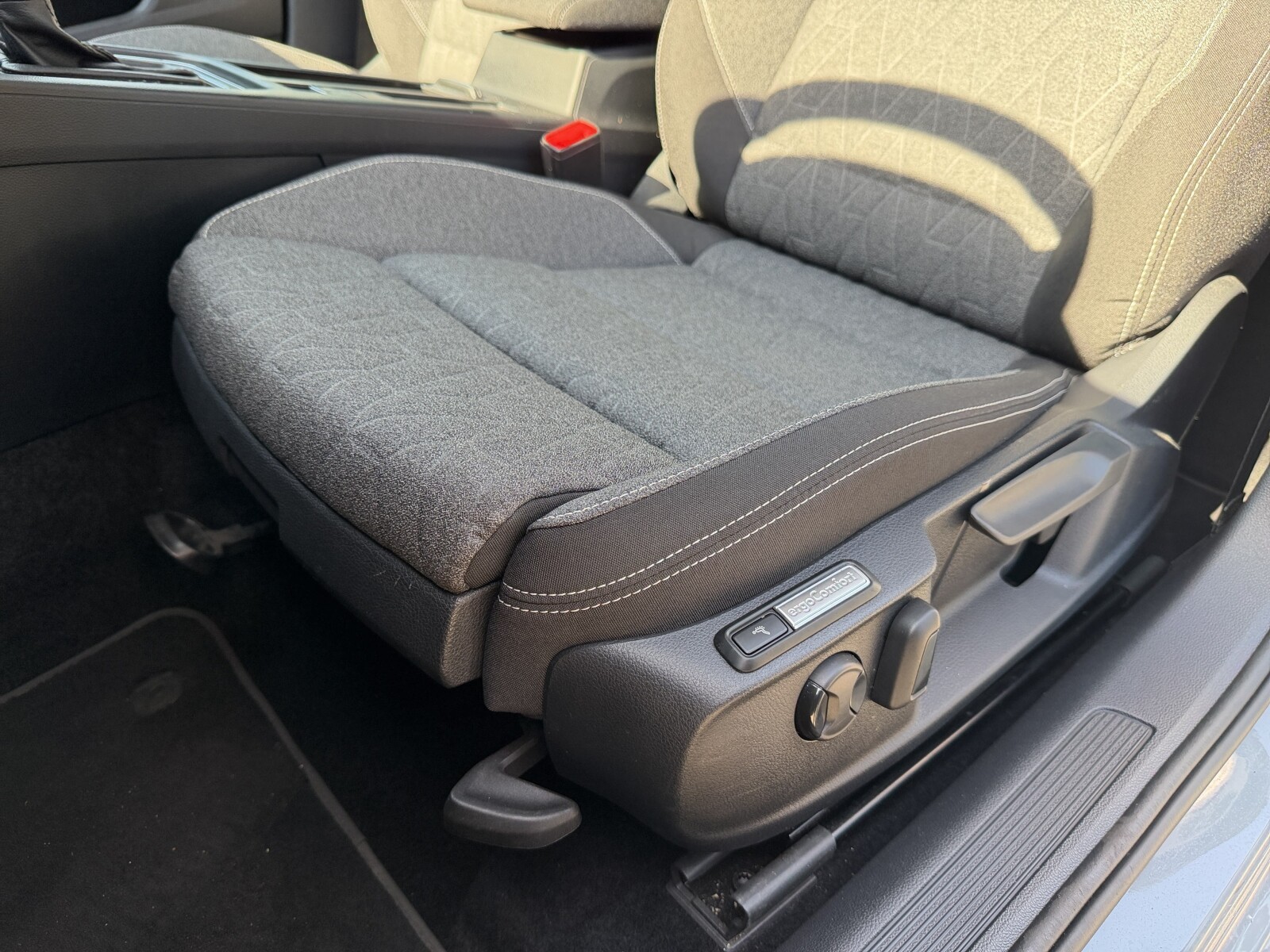 Volkswagen Passat - zdjęcie 12