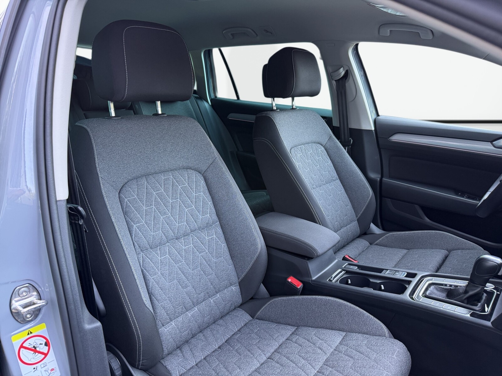 Volkswagen Passat - zdjęcie 40