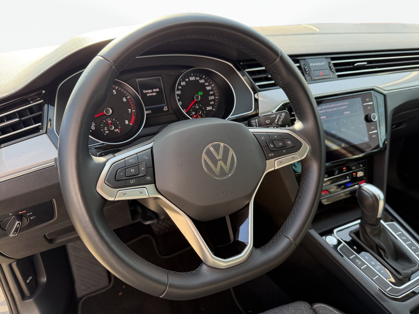 Volkswagen Passat - zdjęcie 10
