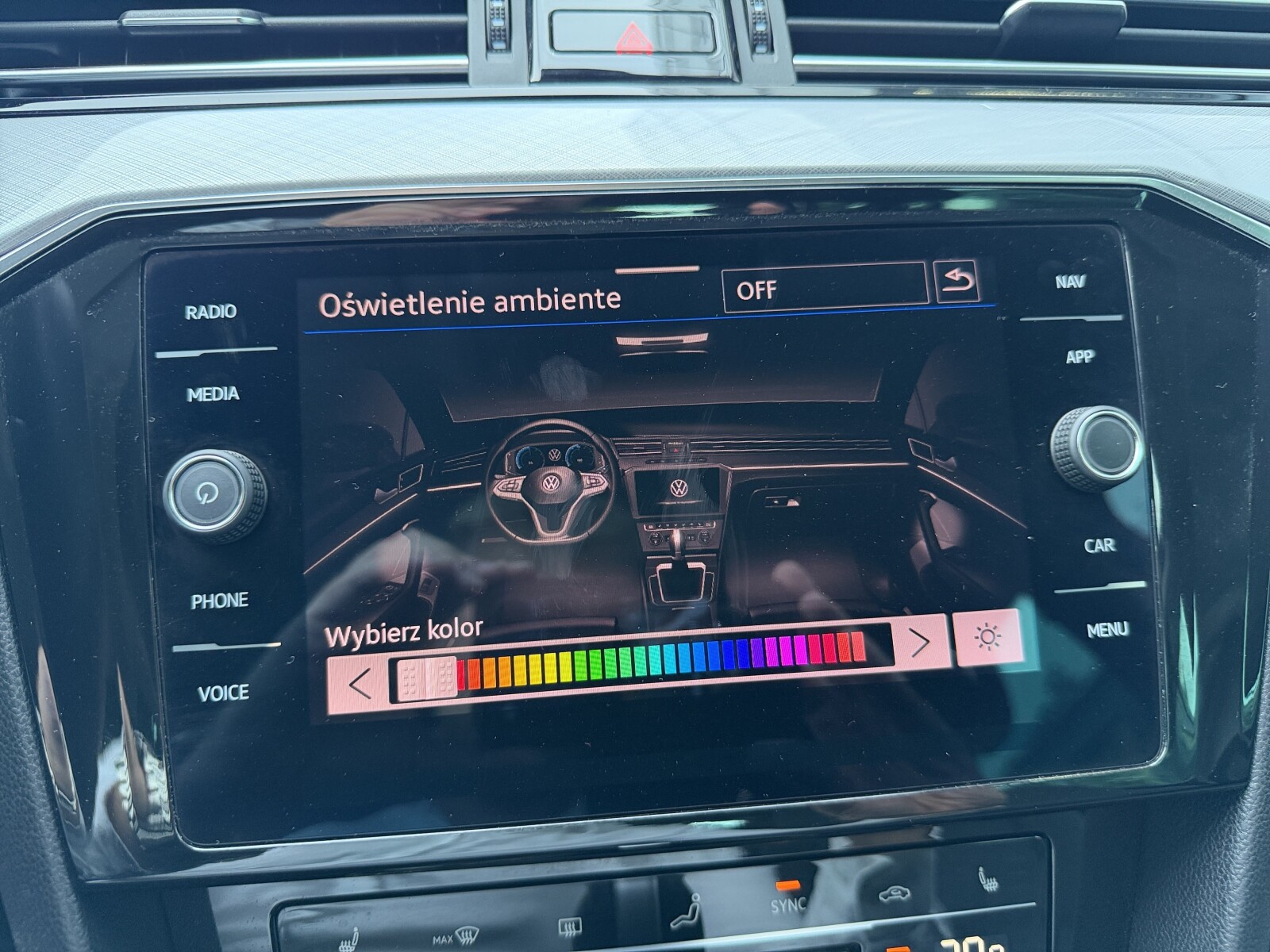 Volkswagen Passat - zdjęcie 29