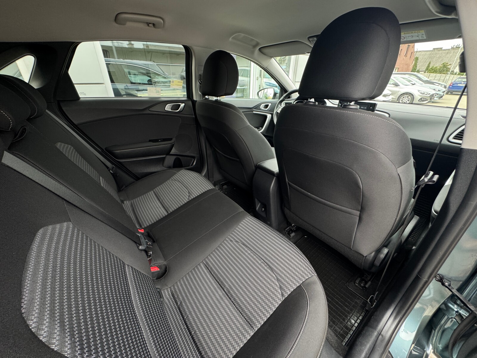 Kia Ceed - zdjęcie 16