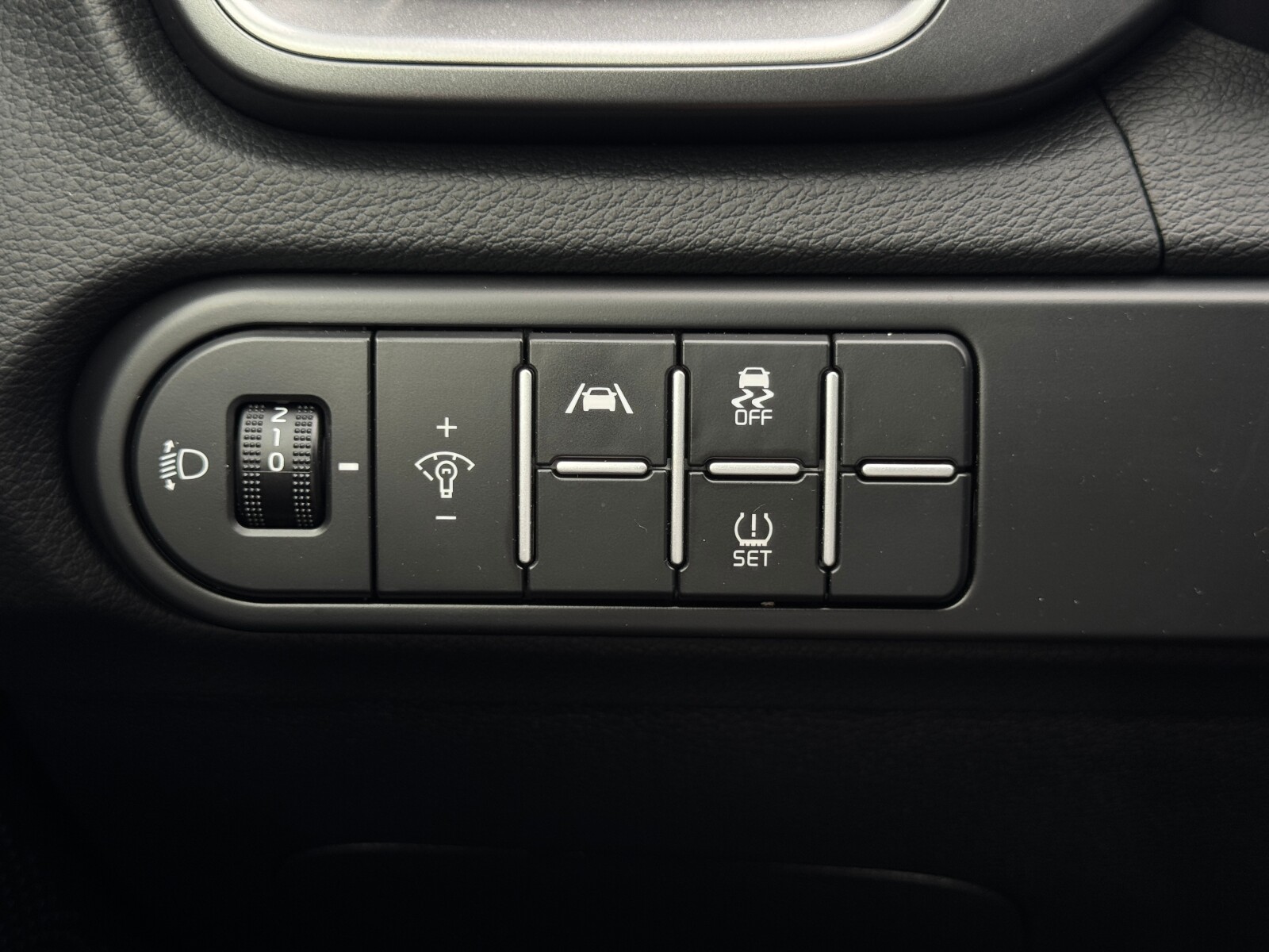Kia Ceed - zdjęcie 35