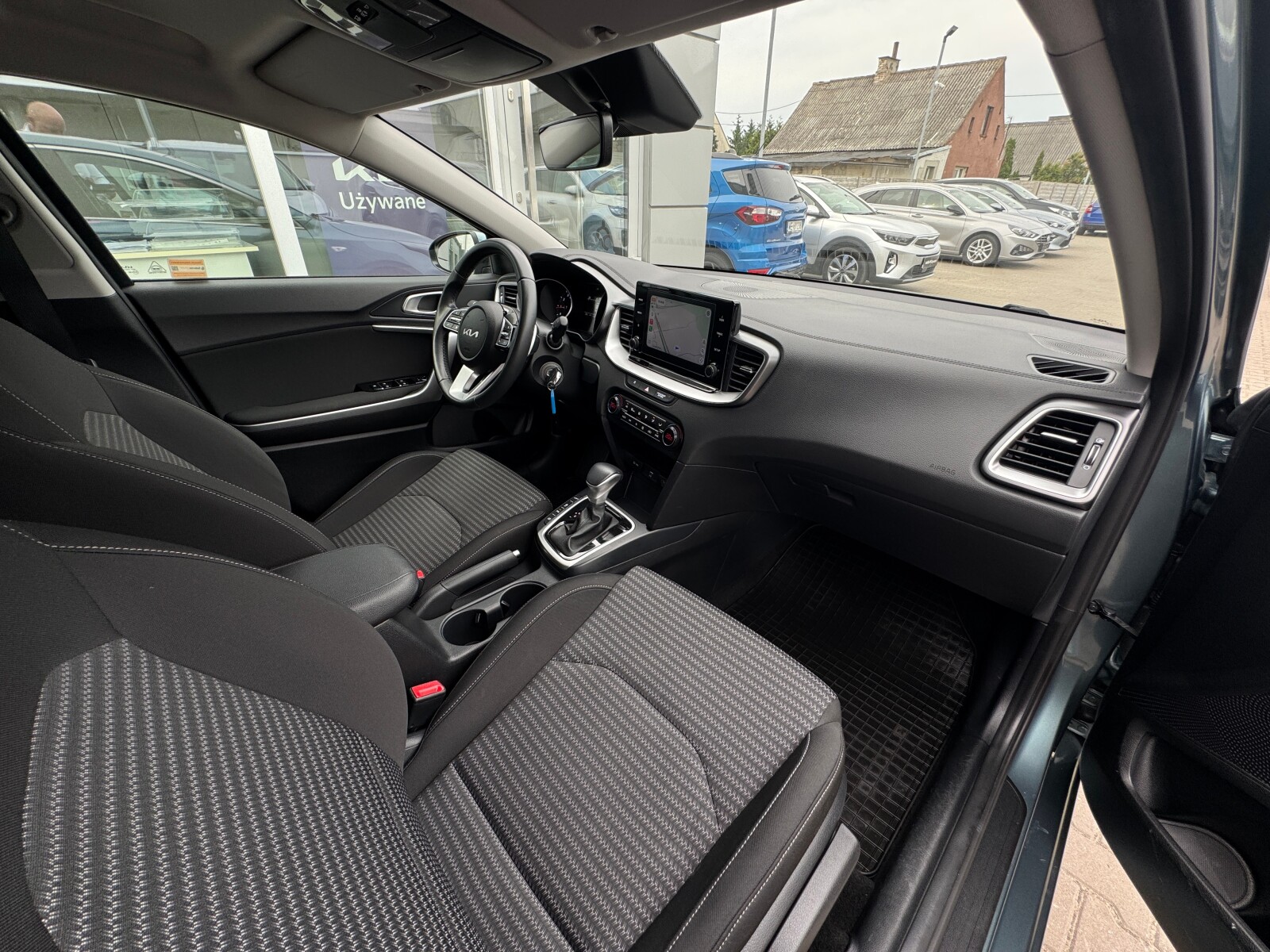 Kia Ceed - zdjęcie 17