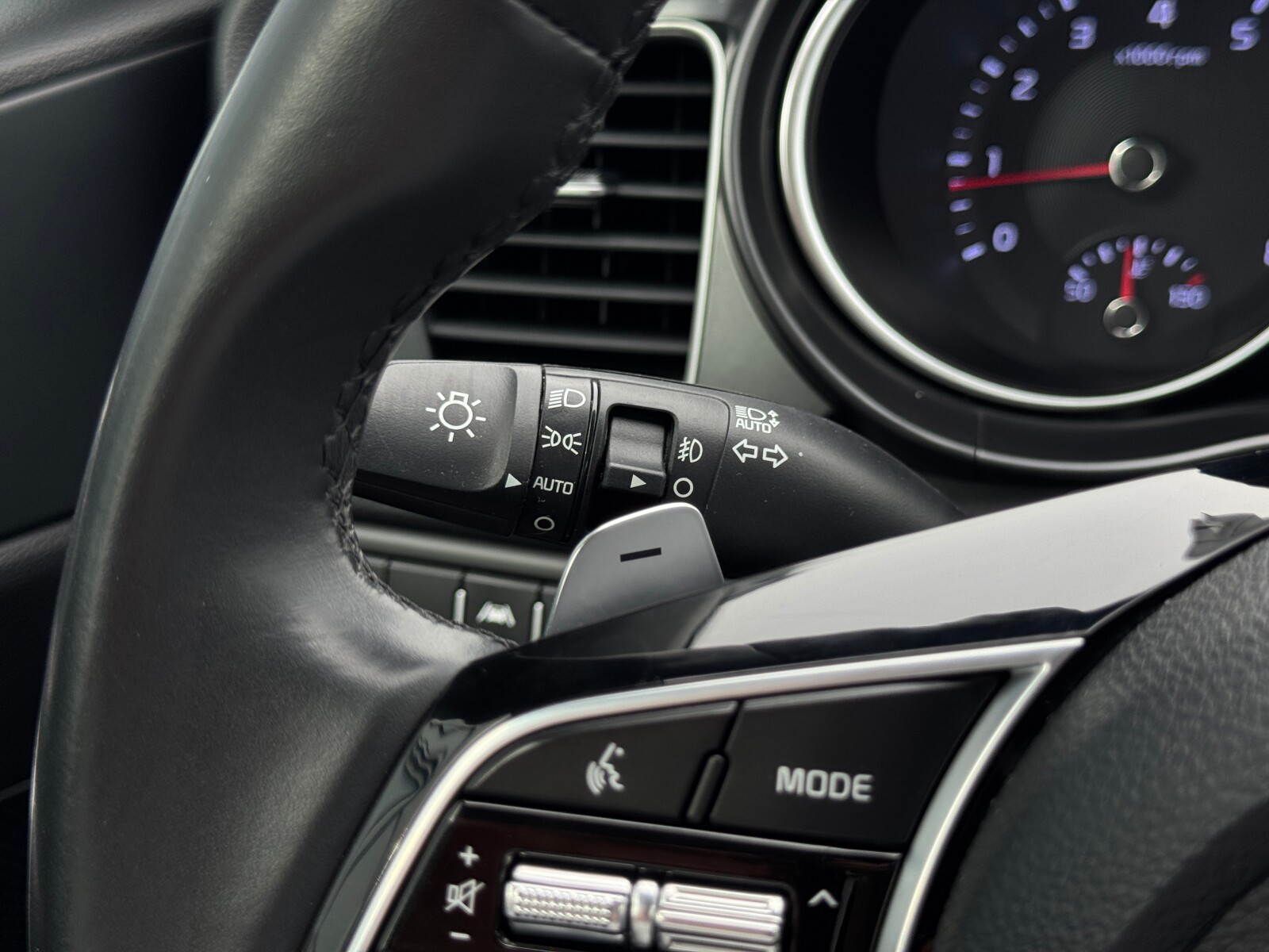 Kia Ceed - zdjęcie 24