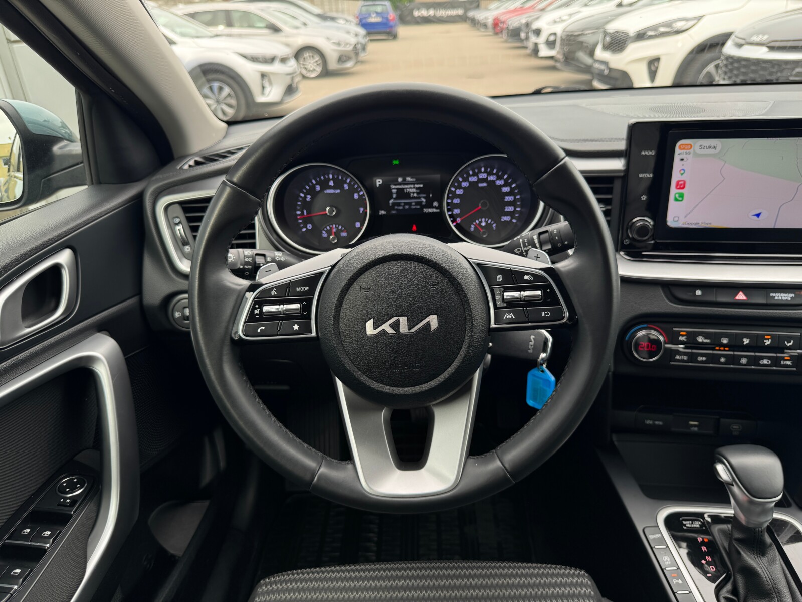 Kia Ceed - zdjęcie 22