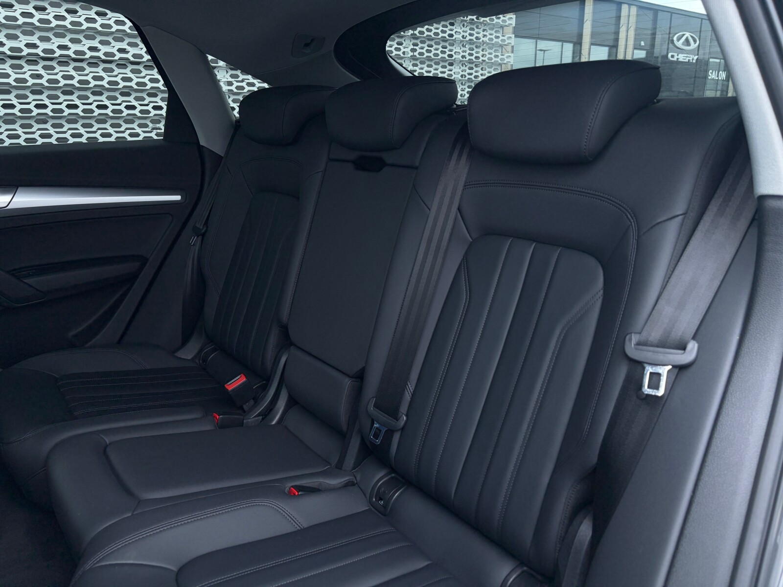 Audi Q5 Sportback TFSI e - zdjęcie 25