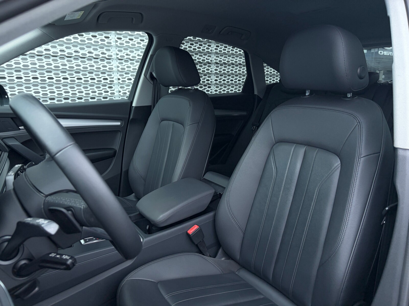 Audi Q5 Sportback TFSI e - zdjęcie 13