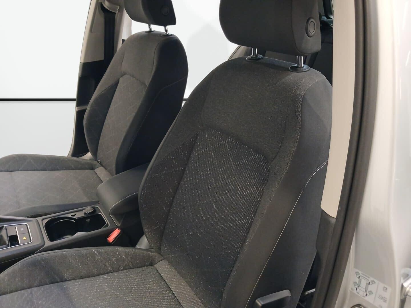 Volkswagen Golf - zdjęcie 12