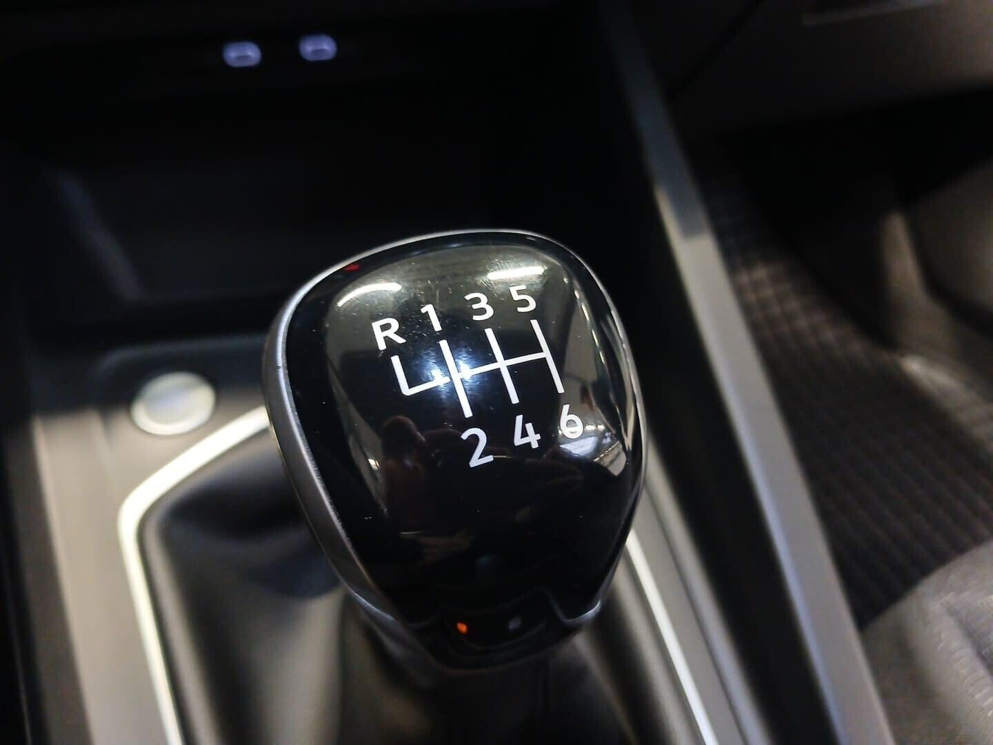 Volkswagen Golf - zdjęcie 13