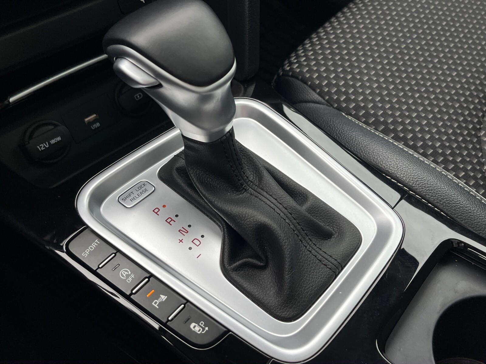 Kia XCeed - zdjęcie 27