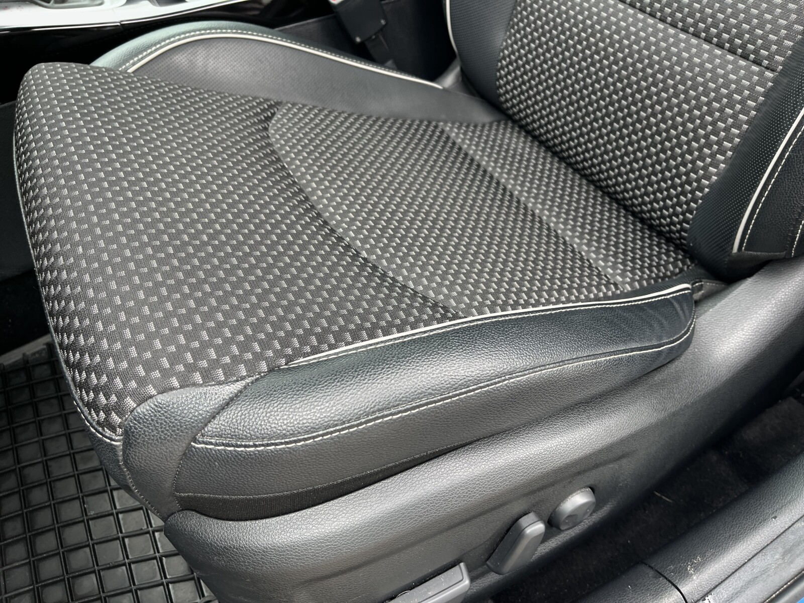 Kia XCeed - zdjęcie 13