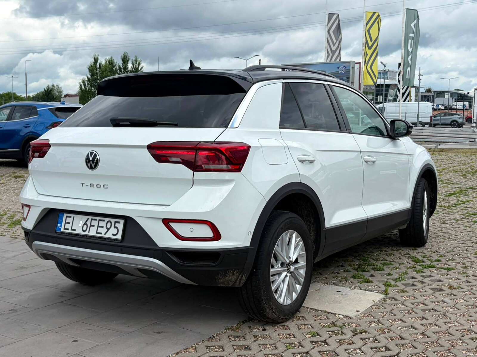 Volkswagen T-Roc - zdjęcie 2