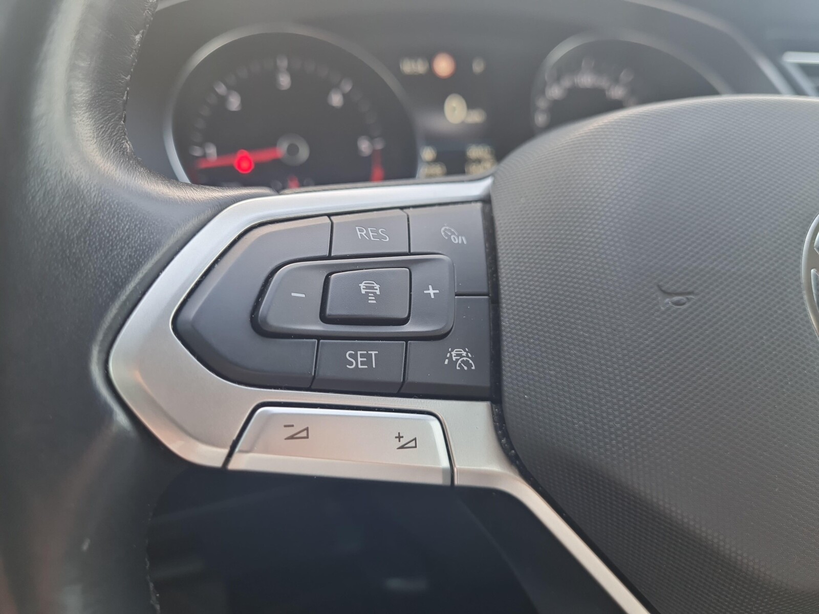 Volkswagen Passat - zdjęcie 15