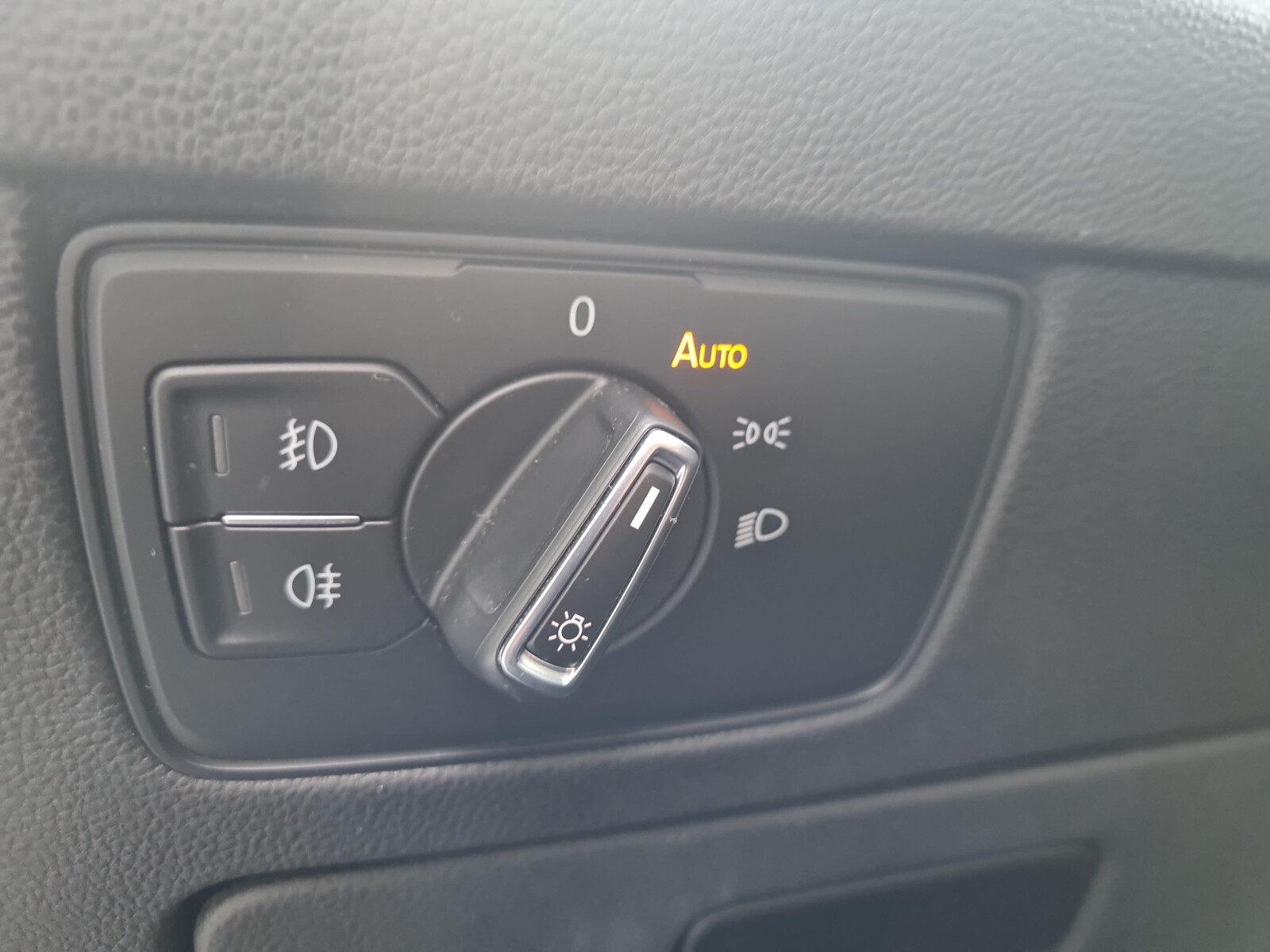 Volkswagen Passat - zdjęcie 12