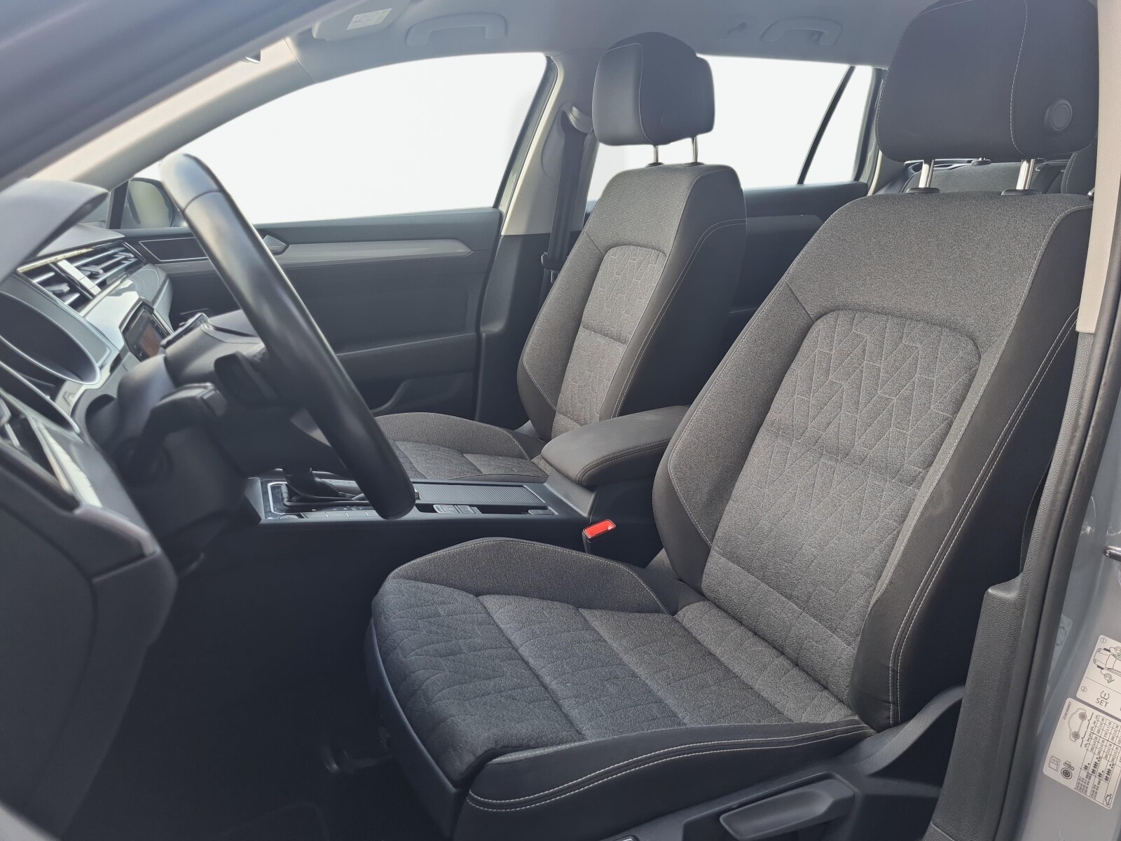 Volkswagen Passat - zdjęcie 9