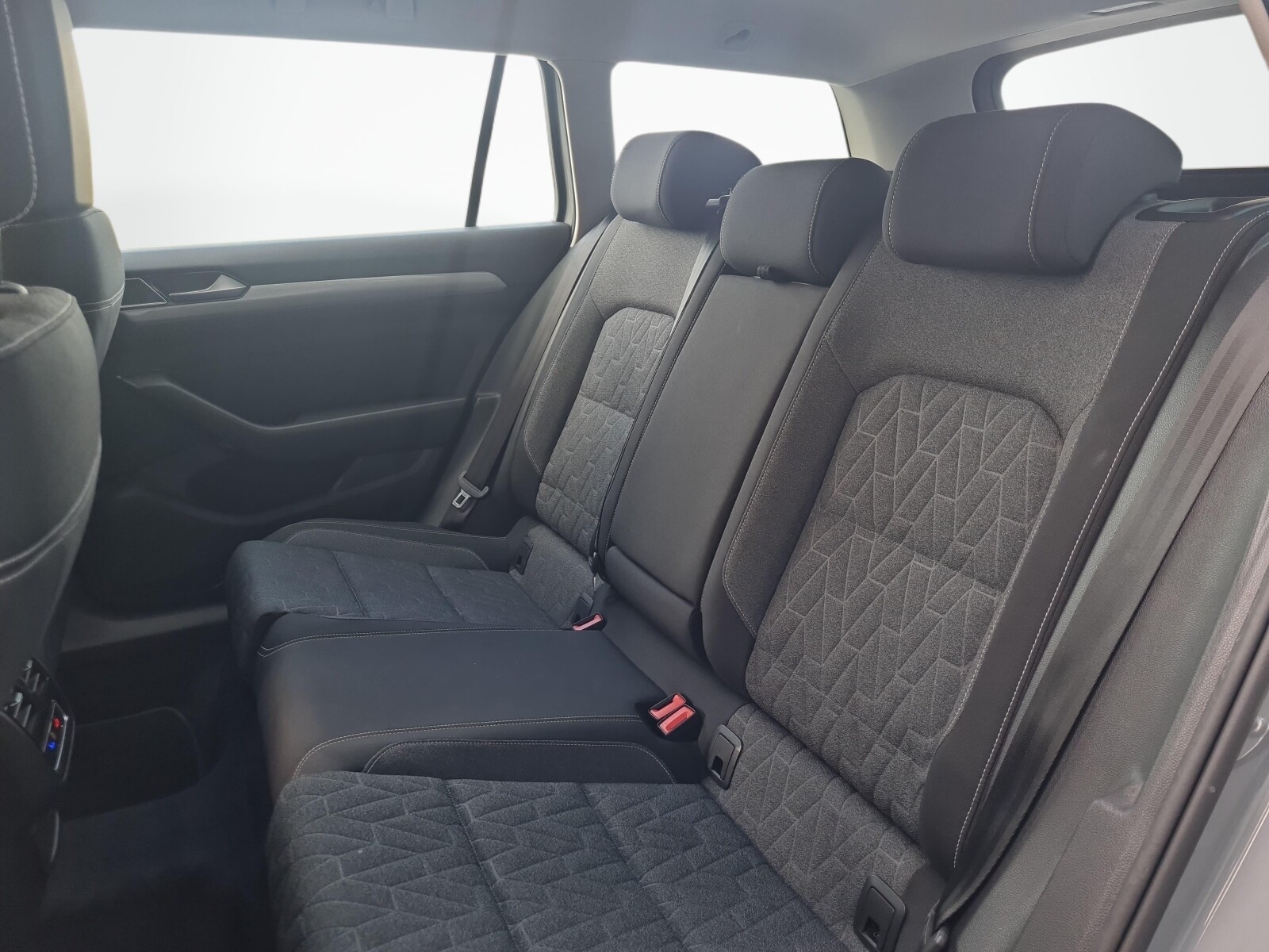 Volkswagen Passat - zdjęcie 26