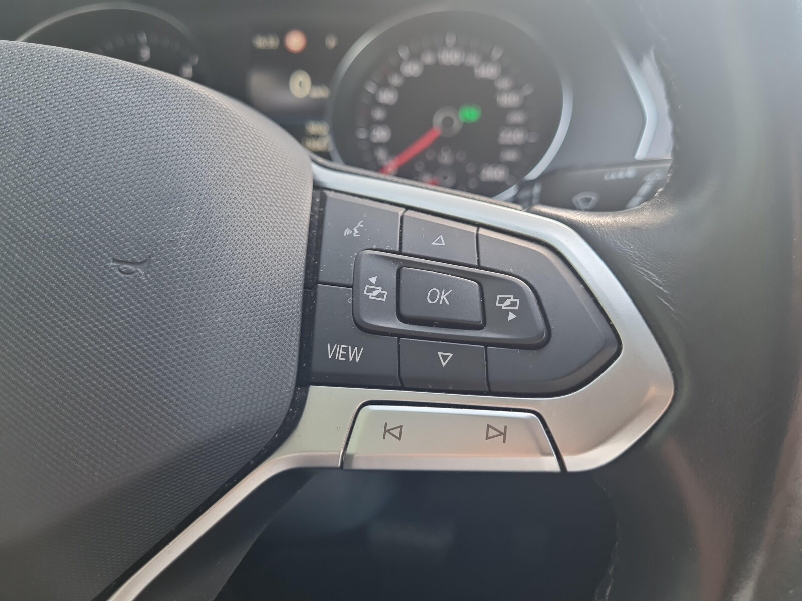 Volkswagen Passat - zdjęcie 14