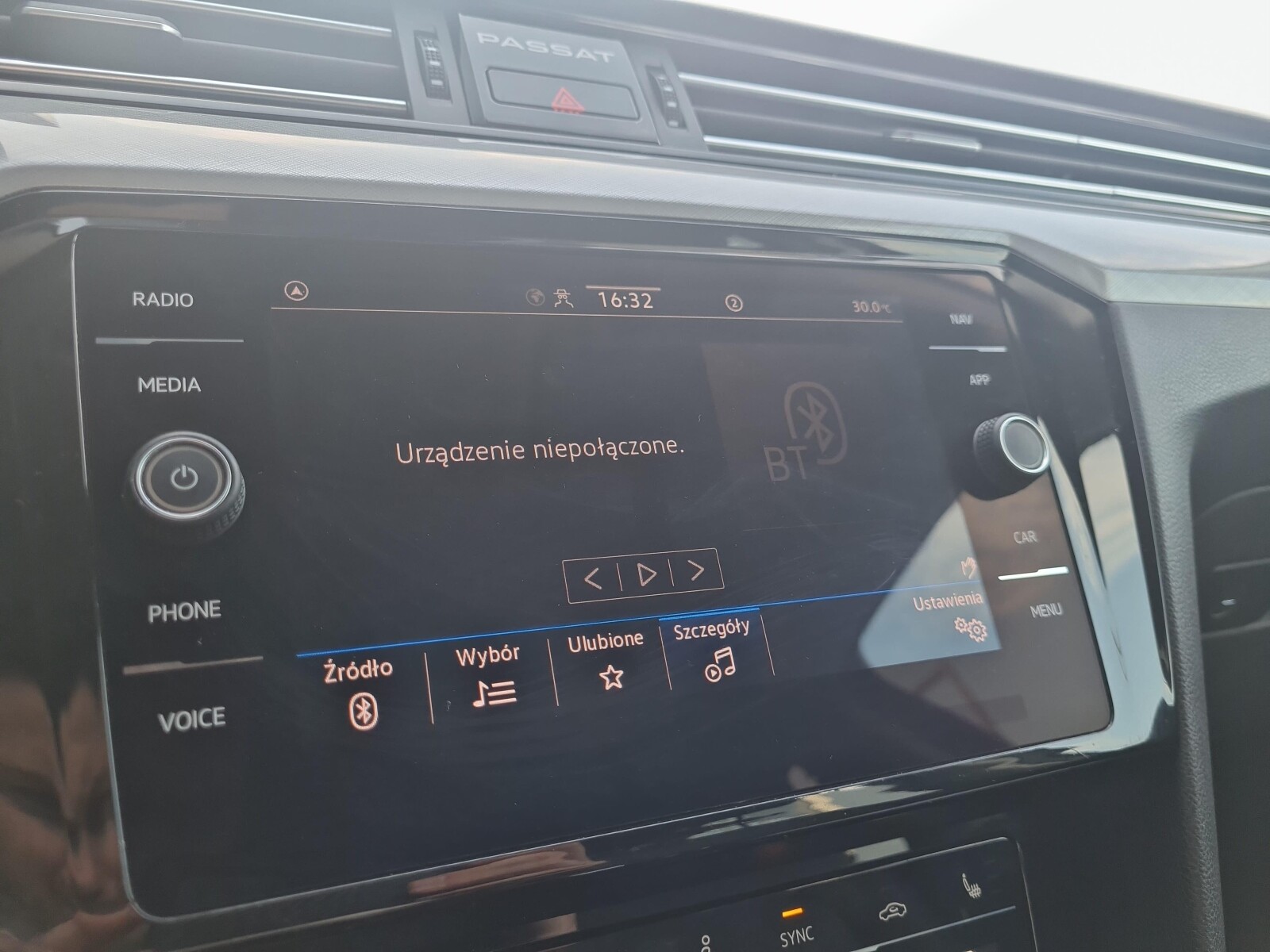 Volkswagen Passat - zdjęcie 21