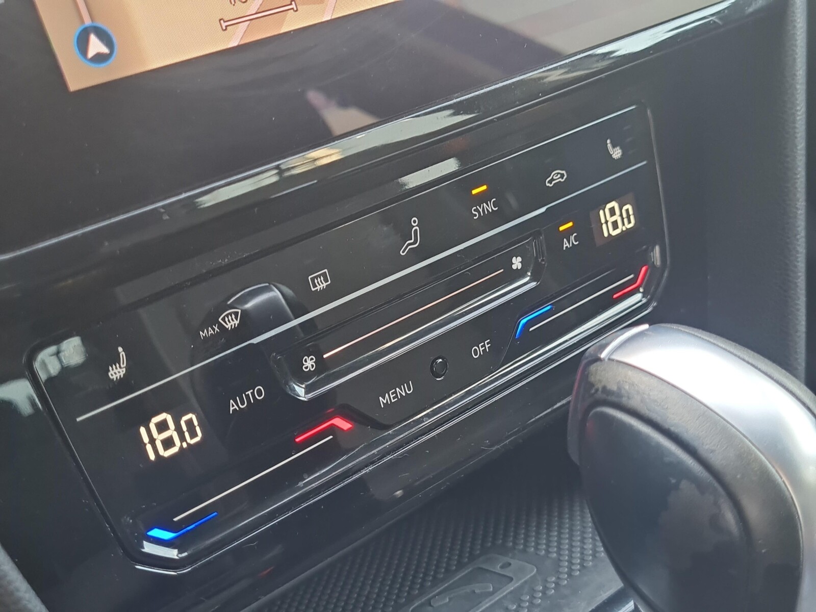 Volkswagen Passat - zdjęcie 23