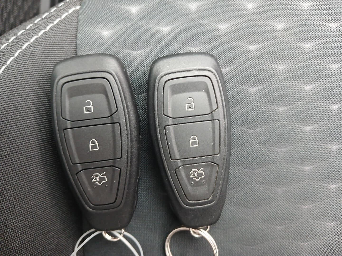 Ford Kuga - zdjęcie 18