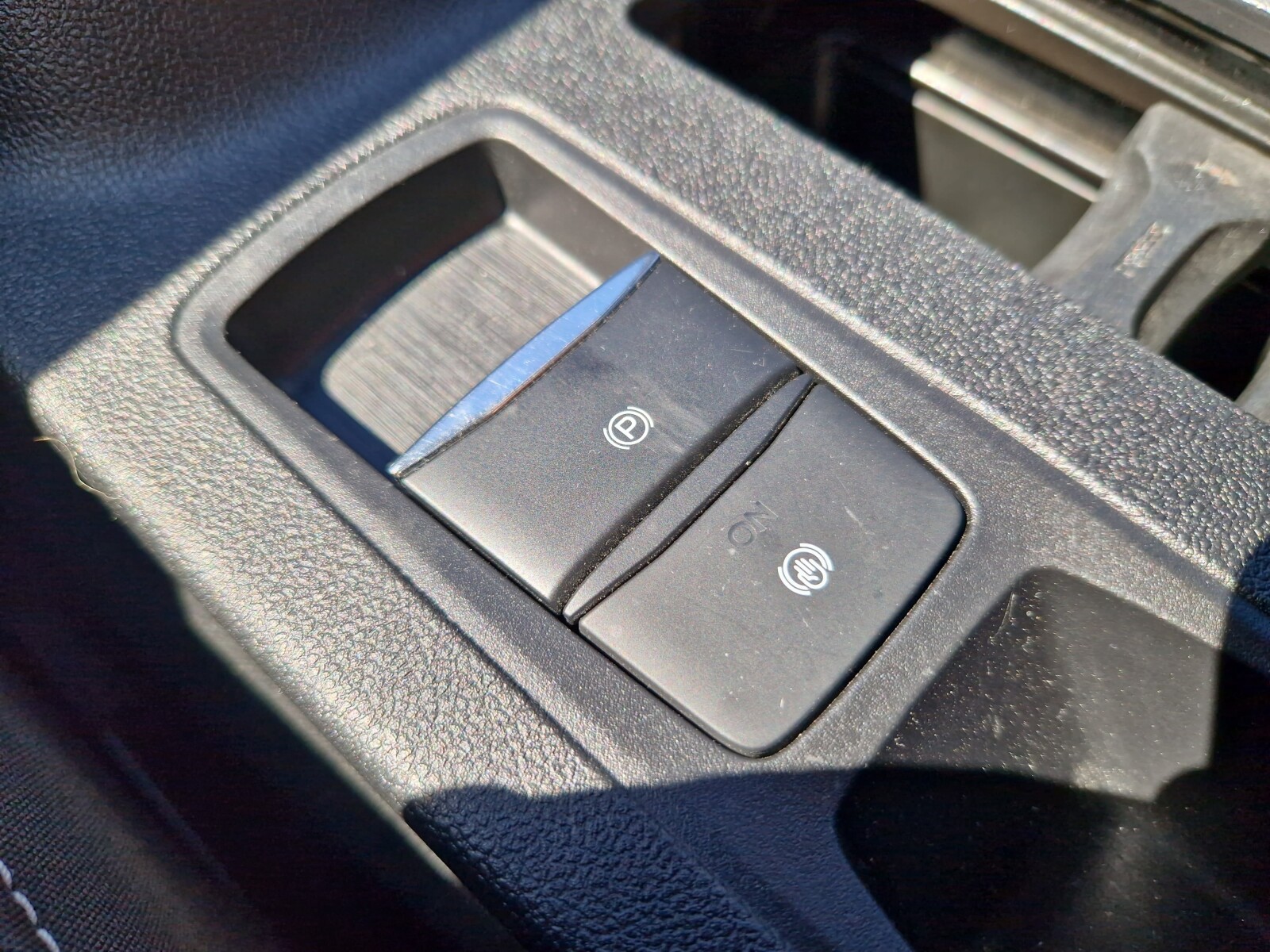 Ford Kuga - zdjęcie 16